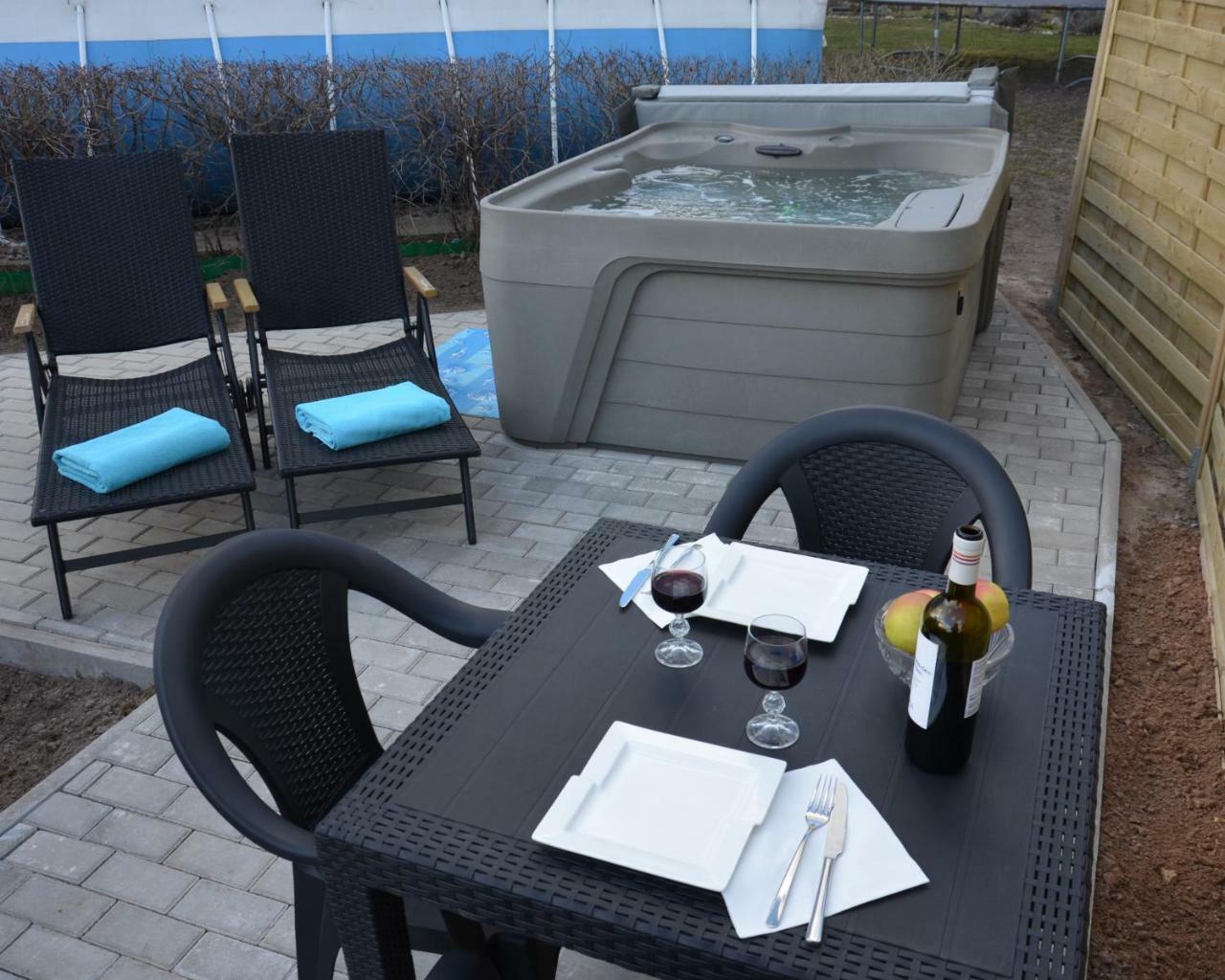 Apartments With Outdoor Spa Jacuzzi And Sauna Vilna Exterior foto